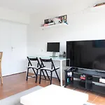 Bright Apt Close To The Cartier Foundation
