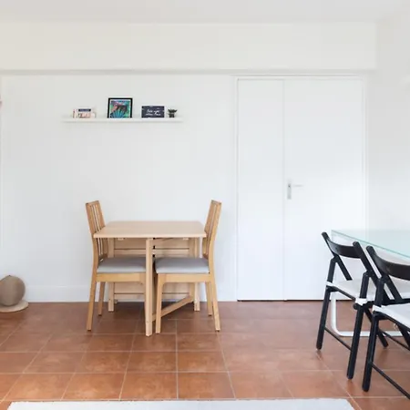 Bright Apt Close To The Cartier Foundation Apartment *